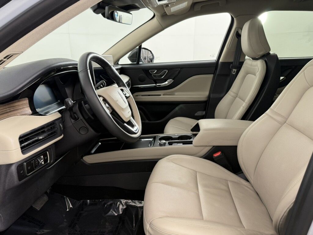 2025 Lincoln Corsair Reserve AWD w/Panoramic Vista roof Maumee OH