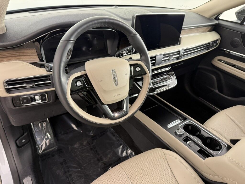 2025 Lincoln Corsair Reserve AWD w/Panoramic Vista roof Maumee OH