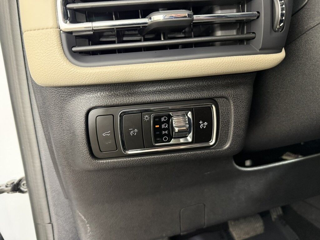 2025 Lincoln Corsair Reserve AWD w/Panoramic Vista roof Maumee OH