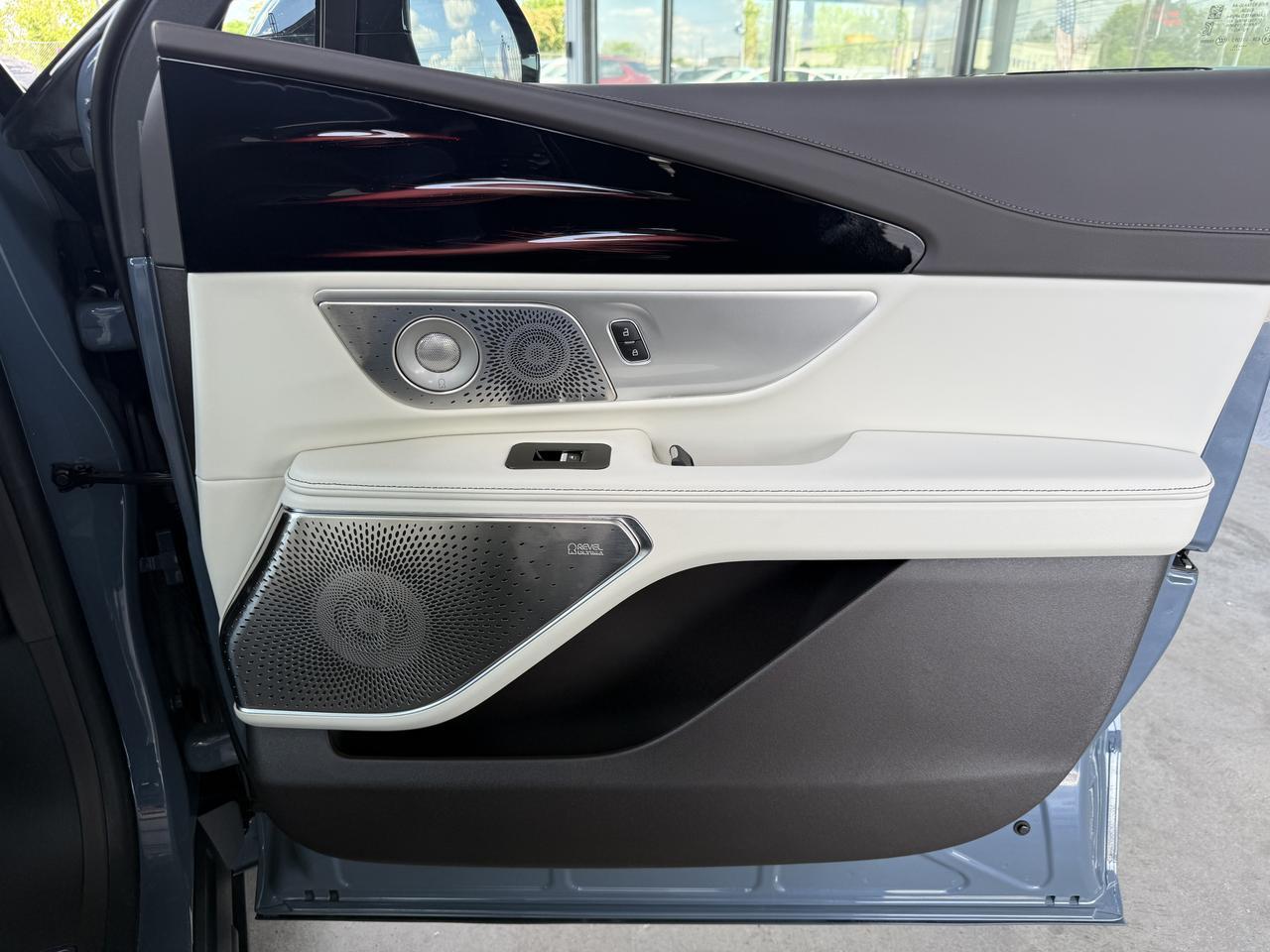 2025 Lincoln Nautilus Black Label Knoxville TN