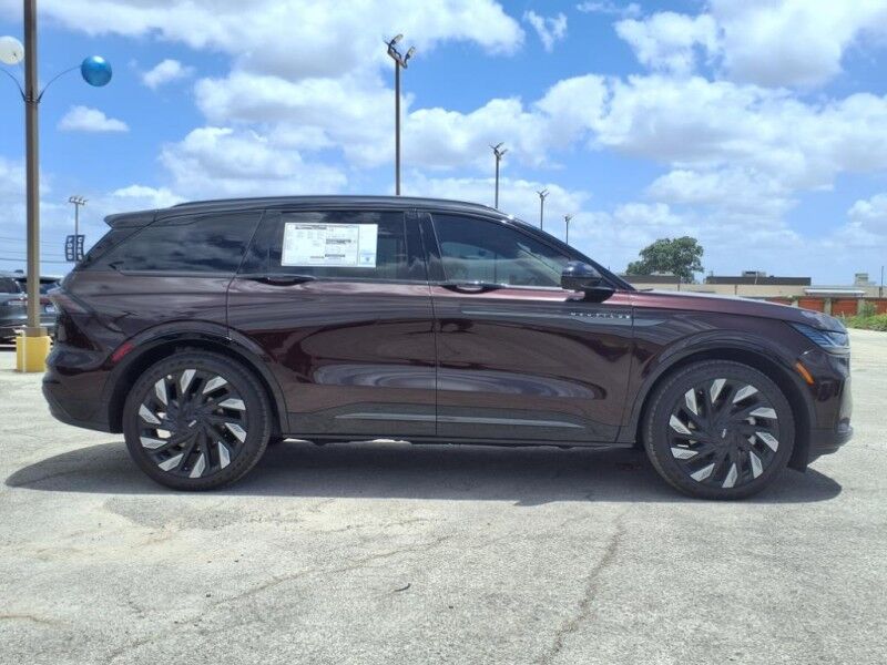 2025 Lincoln Nautilus Reserve