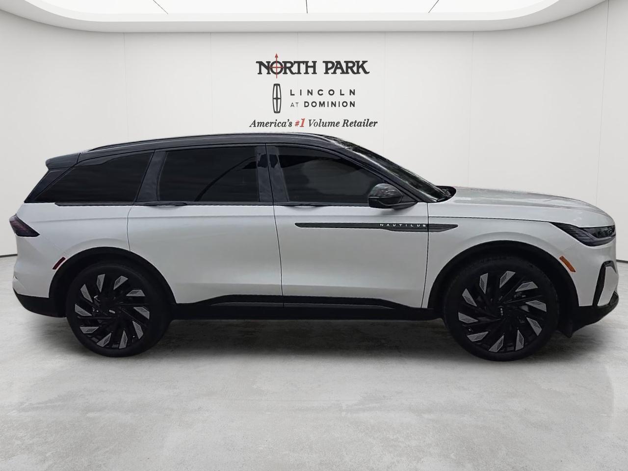 2025 Lincoln Nautilus Reserve