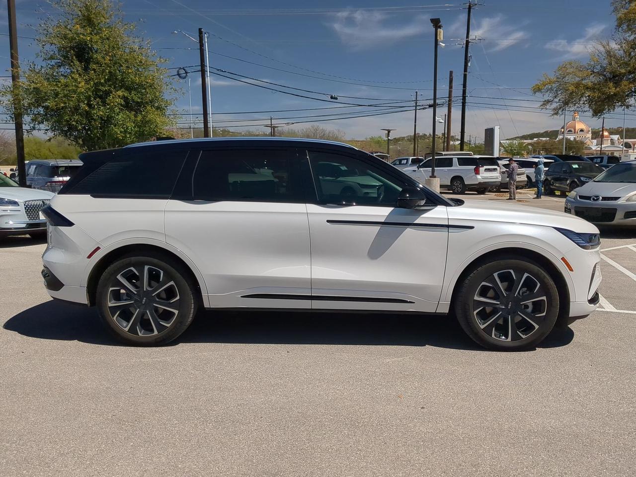 2025 Lincoln Nautilus Reserve