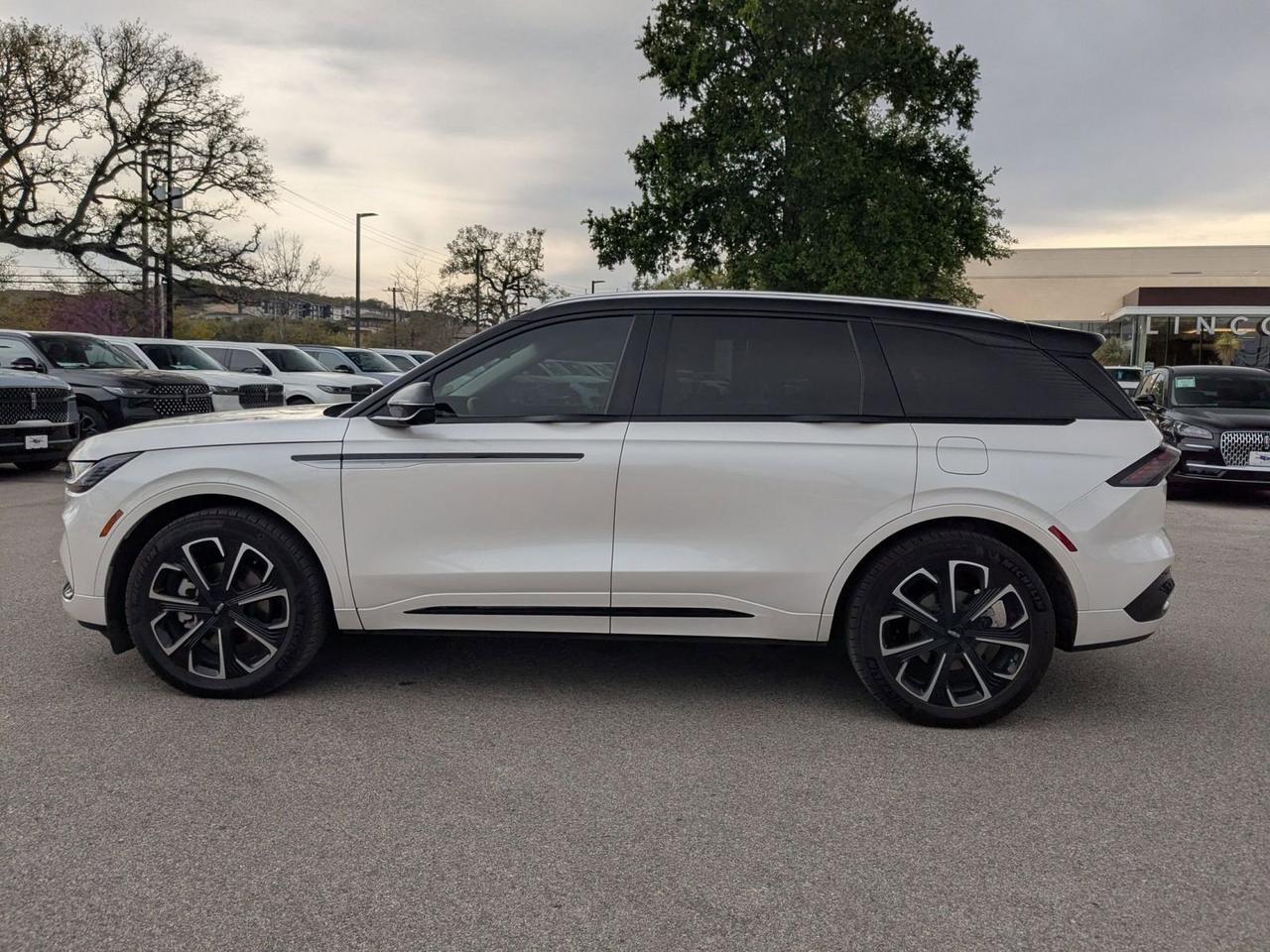 2025 Lincoln Nautilus Reserve