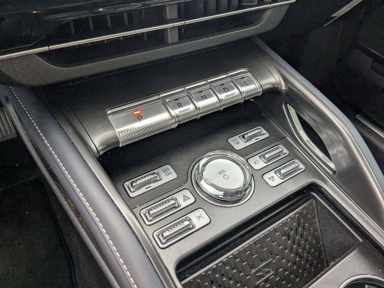 2025 Lincoln Nautilus Reserve