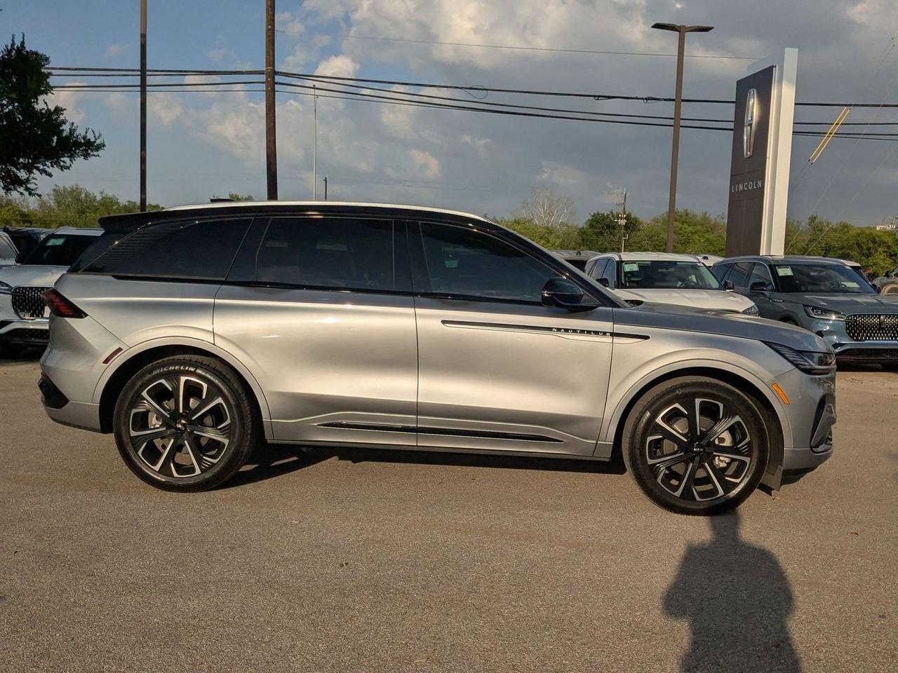 2025 Lincoln Nautilus Reserve