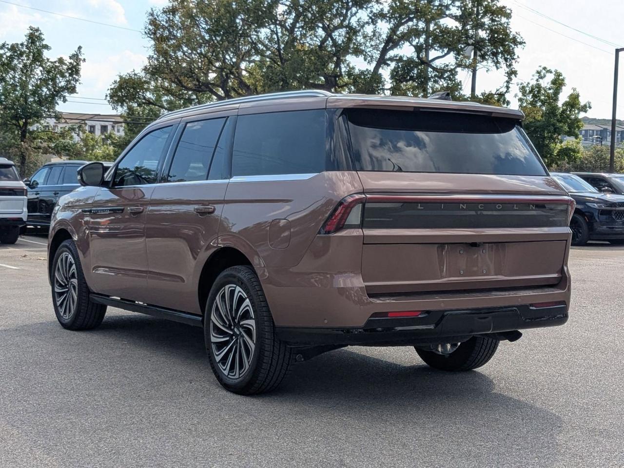 2025 Lincoln Navigator Black Label