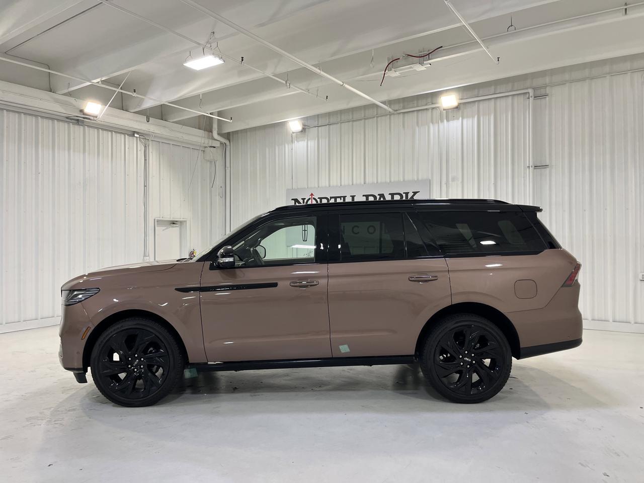 2025 Lincoln Navigator Black Label