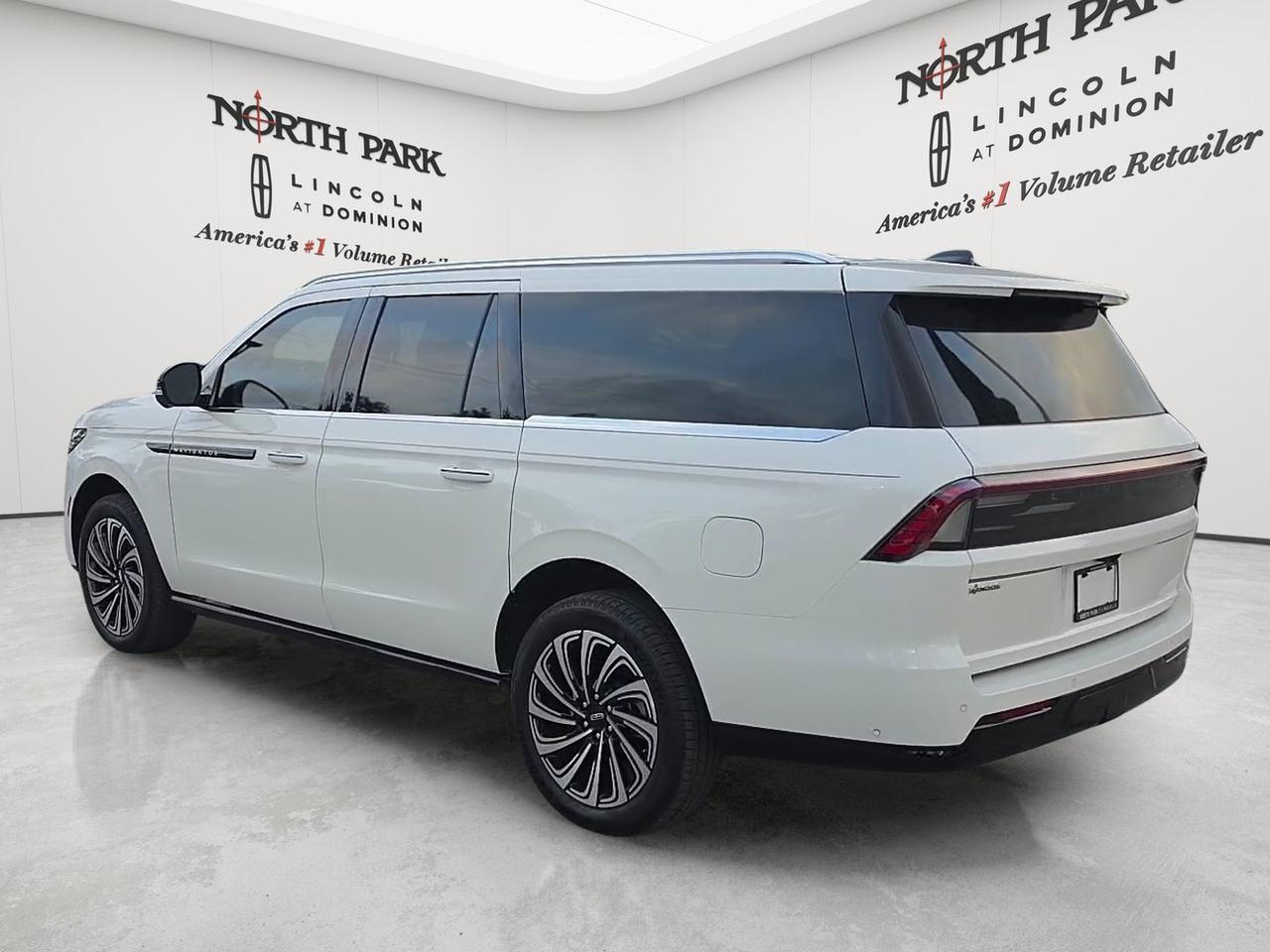 2025 Lincoln Navigator L Black Label