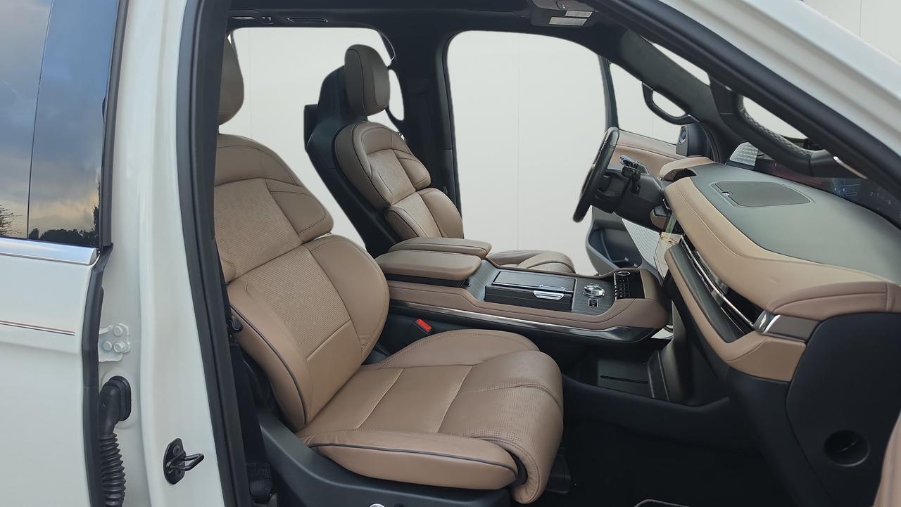 2025 Lincoln Navigator L Black Label