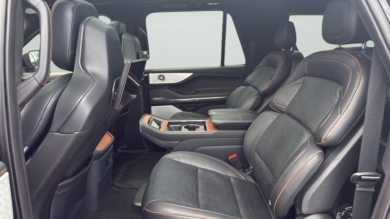 2025 Lincoln Navigator L Black Label