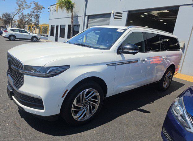 2025 Lincoln Navigator L Reserve
