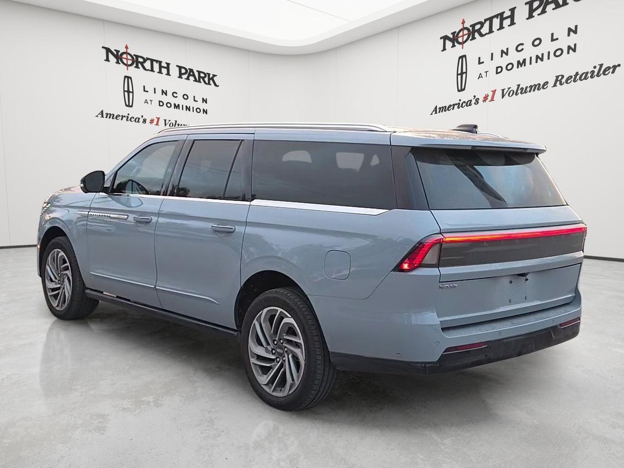 2025 Lincoln Navigator L Reserve