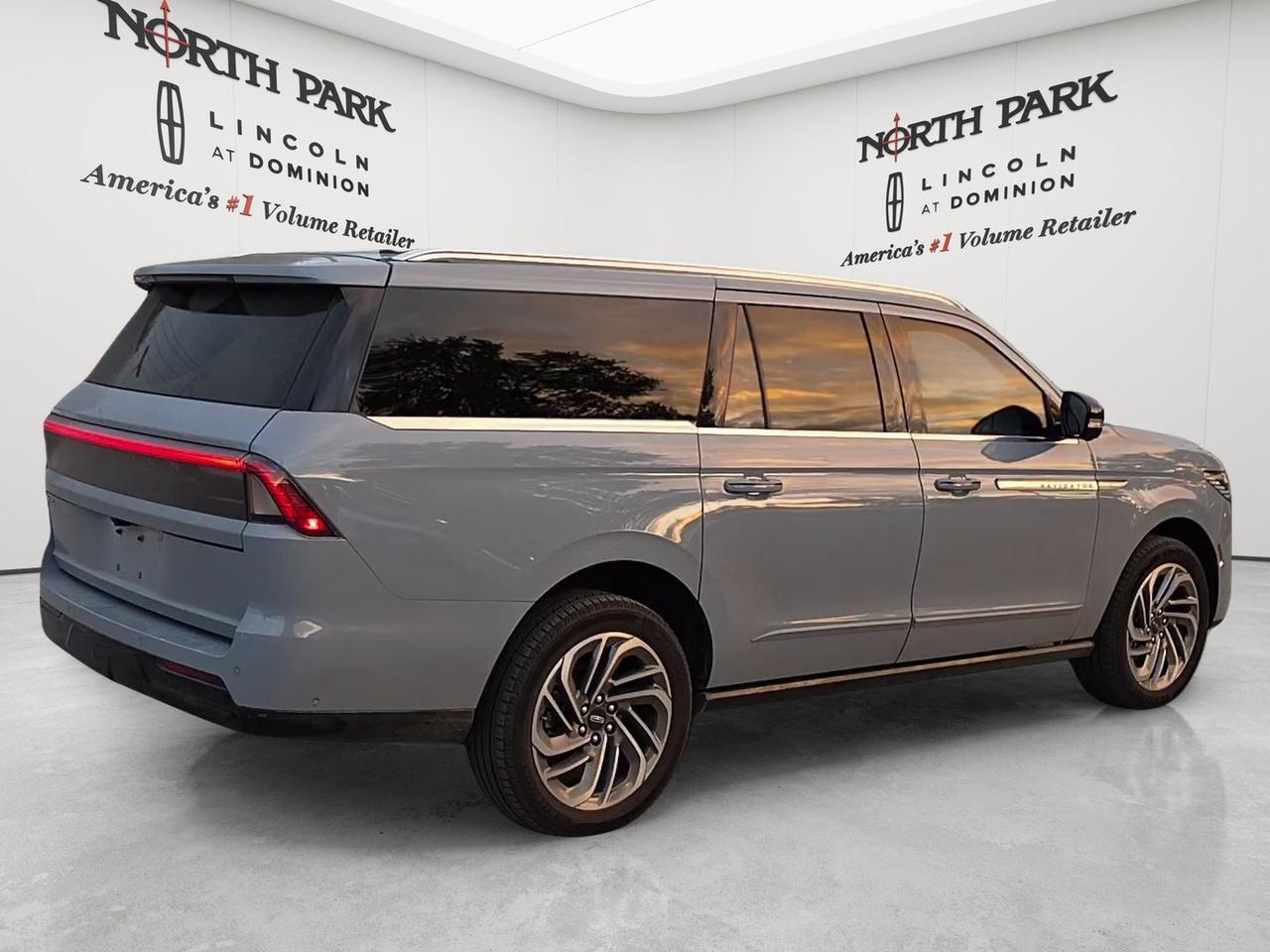 2025 Lincoln Navigator L Reserve