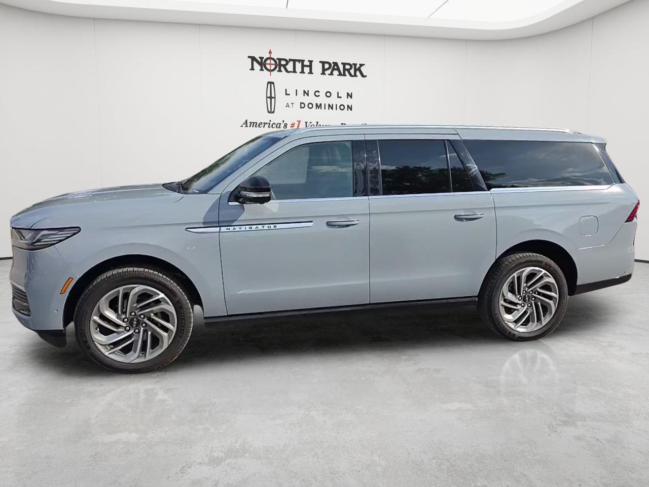 2025 Lincoln Navigator L Reserve