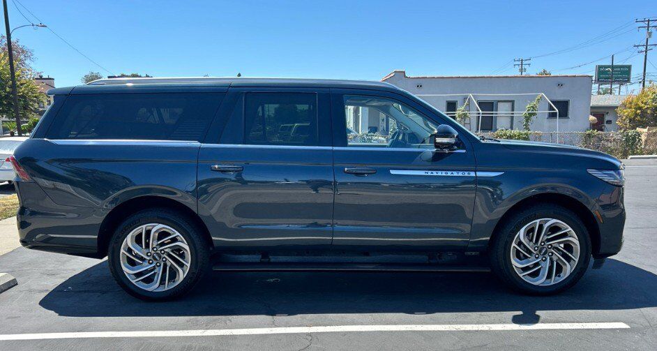 2025 Lincoln Navigator L Reserve