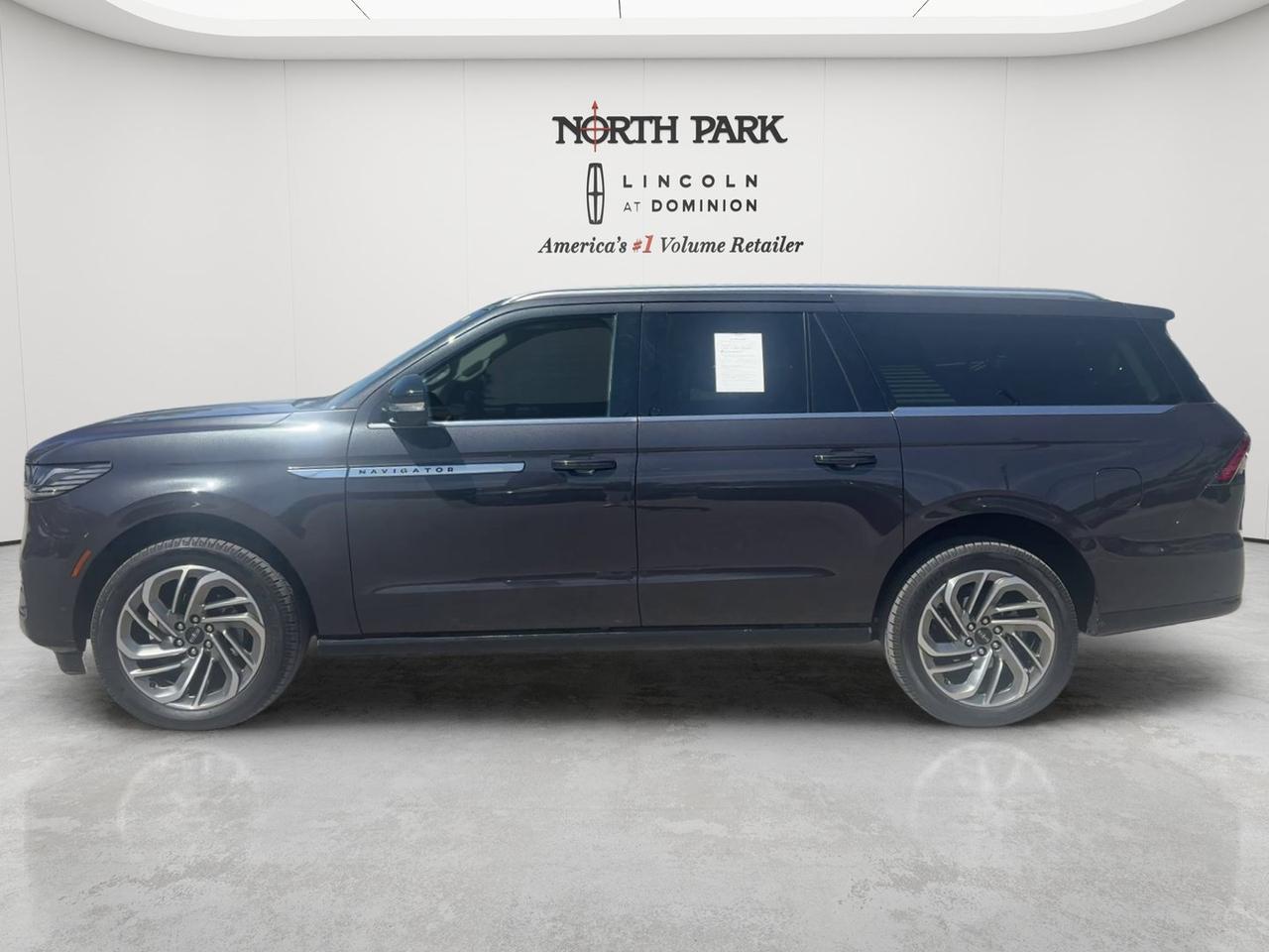 2025 Lincoln Navigator L Reserve