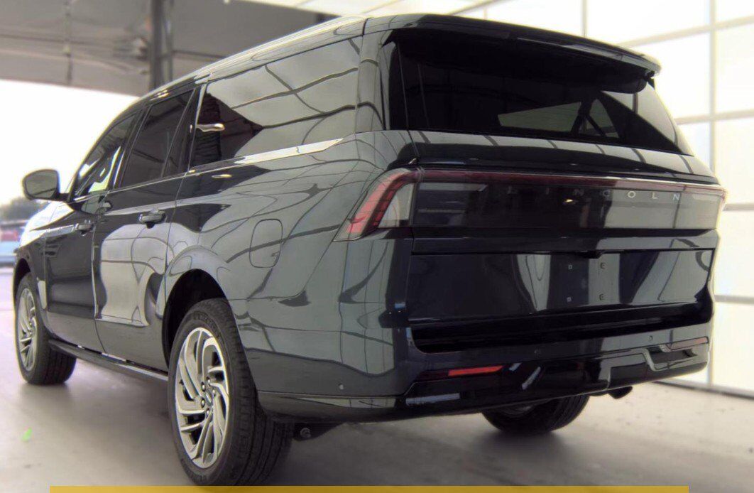 2025 Lincoln Navigator L Reserve
