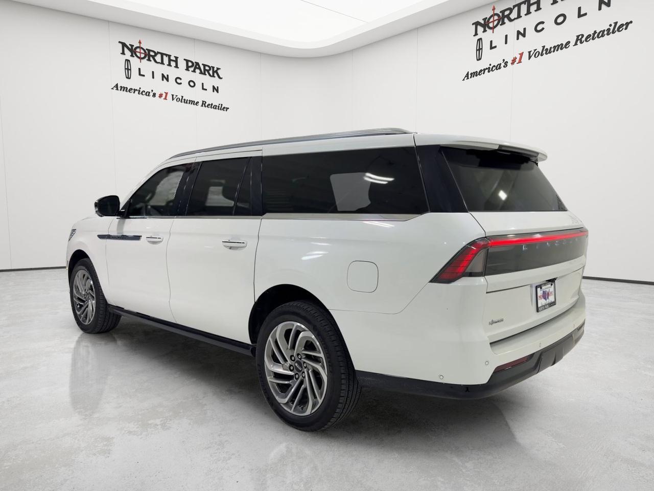 2025 Lincoln Navigator L Reserve