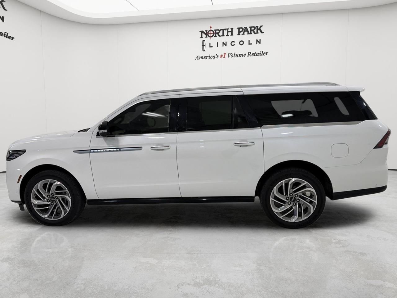 2025 Lincoln Navigator L Reserve