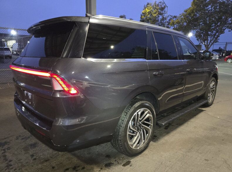 2025 Lincoln Navigator Reserve