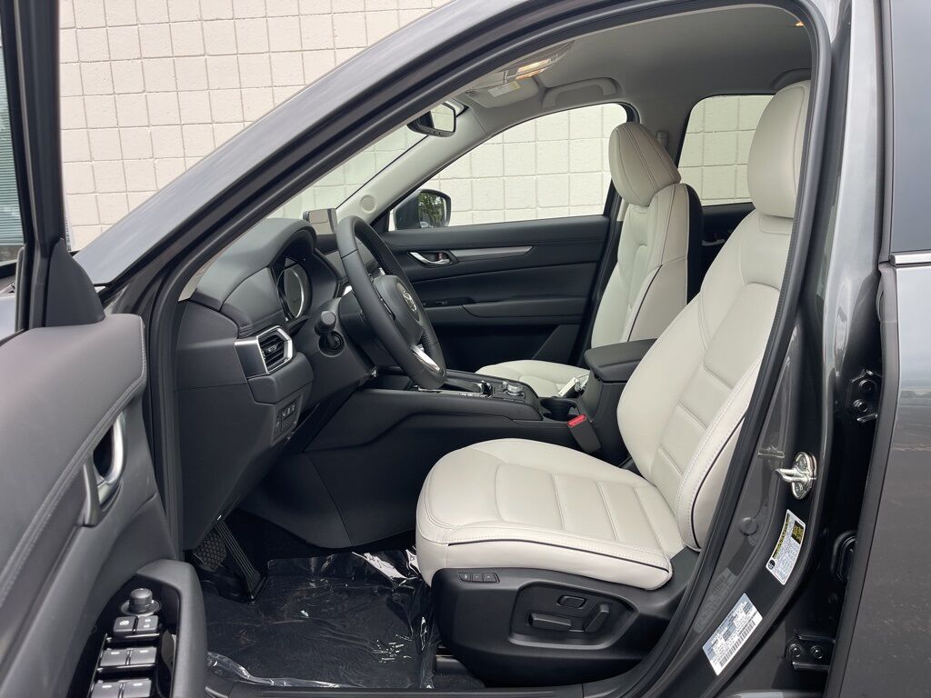 2025 MAZDA CX-5 2.5 S Preferred Package Oshkosh WI