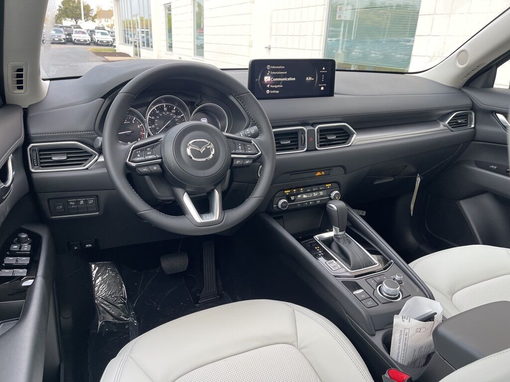 2025 MAZDA CX-5 2.5 S Preferred Package Oshkosh WI