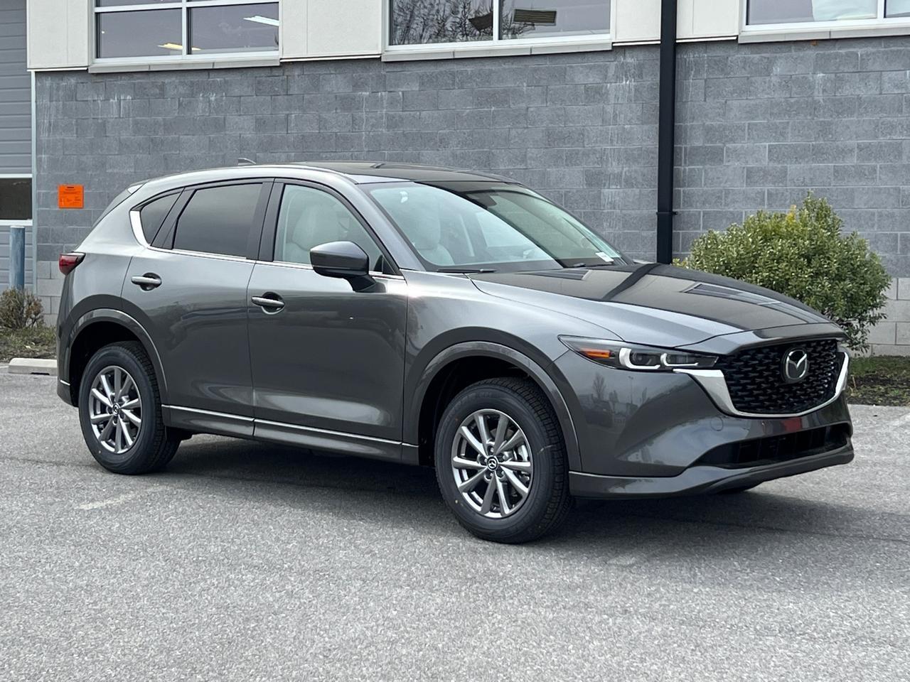 2025 MAZDA CX-5 2.5 S Preferred Package Hagerstown MD