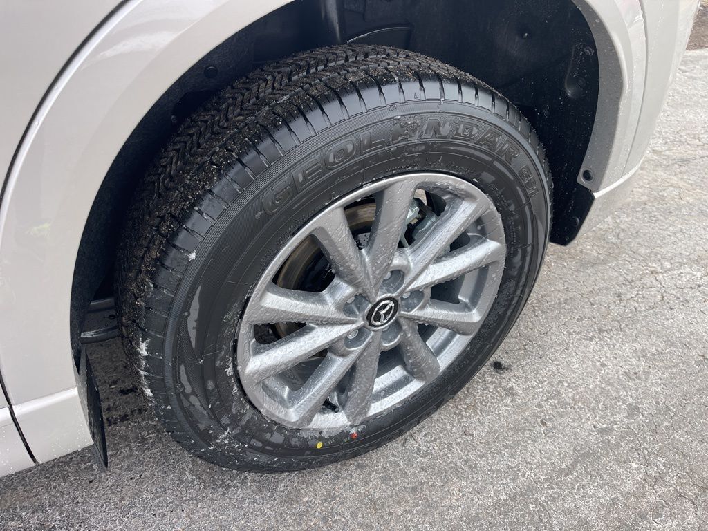 2025 MAZDA CX-5 2.5 S Select Package Oshkosh WI