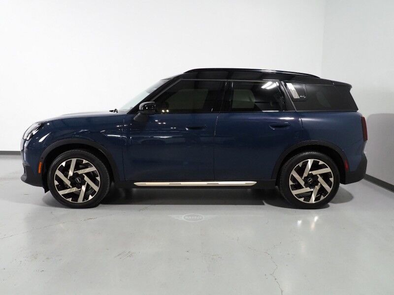 2025 MINI Cooper Countryman SE AWD *ICONIC TRIM, COMFORT PKG MAX, HEADS-UP DISPLAY, NAVIGATION, ADAPTIVE CRUISE, SAFETY ALERTS, 360 CAMERAS, PANO MOONROOF, VESCIN LEATHER, HEATED SEATS/STEERING, HARMAN/KARDON, WIRELESS CHARGING Round Rock TX