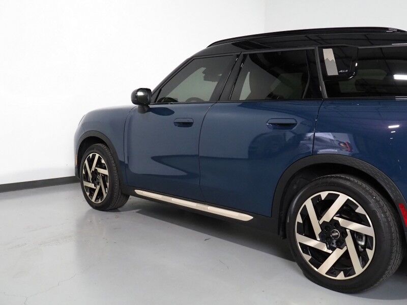 2025 MINI Cooper Countryman SE AWD *ICONIC TRIM, COMFORT PKG MAX, HEADS-UP DISPLAY, NAVIGATION, ADAPTIVE CRUISE, SAFETY ALERTS, 360 CAMERAS, PANO MOONROOF, VESCIN LEATHER, HEATED SEATS/STEERING, HARMAN/KARDON, WIRELESS CHARGING Round Rock TX