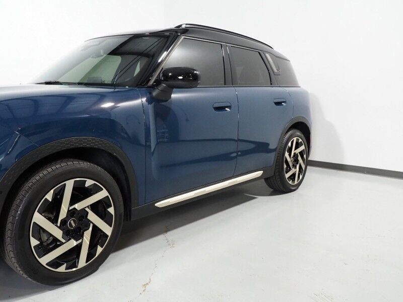 2025 MINI Cooper Countryman SE AWD *ICONIC TRIM, COMFORT PKG MAX, HEADS-UP DISPLAY, NAVIGATION, ADAPTIVE CRUISE, SAFETY ALERTS, 360 CAMERAS, PANO MOONROOF, VESCIN LEATHER, HEATED SEATS/STEERING, HARMAN/KARDON, WIRELESS CHARGING Round Rock TX