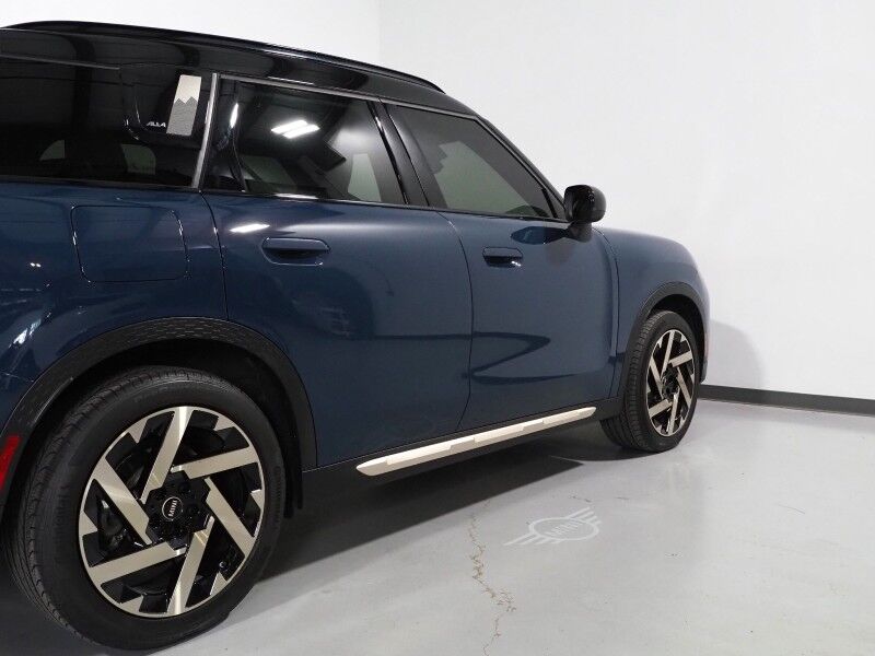 2025 MINI Cooper Countryman SE AWD *ICONIC TRIM, COMFORT PKG MAX, HEADS-UP DISPLAY, NAVIGATION, ADAPTIVE CRUISE, SAFETY ALERTS, 360 CAMERAS, PANO MOONROOF, VESCIN LEATHER, HEATED SEATS/STEERING, HARMAN/KARDON, WIRELESS CHARGING Round Rock TX