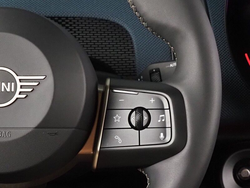 2025 MINI Cooper Countryman SE AWD *ICONIC TRIM, COMFORT PKG MAX, HEADS-UP DISPLAY, NAVIGATION, ADAPTIVE CRUISE, SAFETY ALERTS, 360 CAMERAS, PANO MOONROOF, VESCIN LEATHER, HEATED SEATS/STEERING, HARMAN/KARDON, WIRELESS CHARGING Round Rock TX