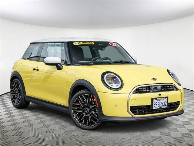 2025 MINI Cooper S Iconic