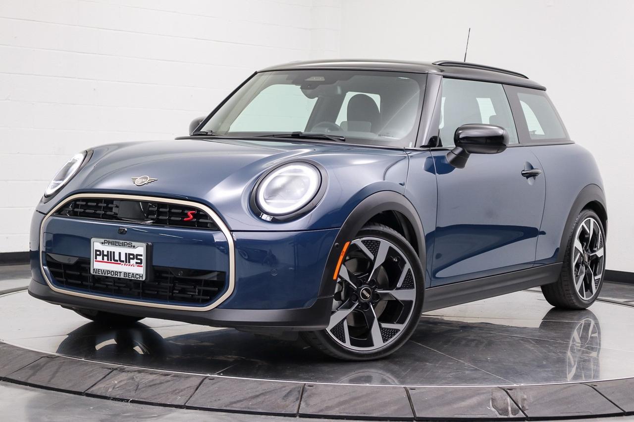 2025 MINI Hardtop Cooper S's photo