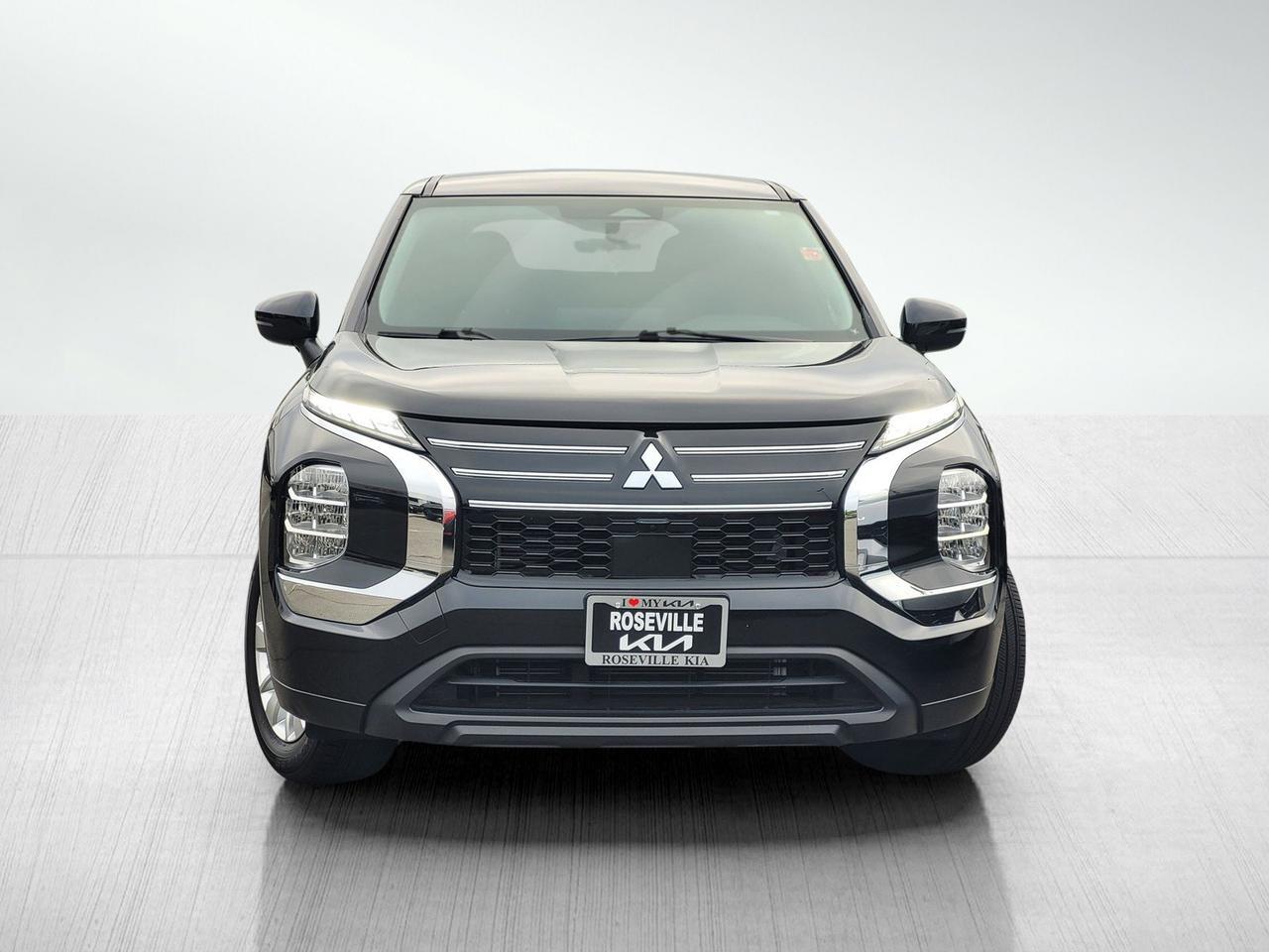 2025 MITSUBISHI OUTLANDER ES