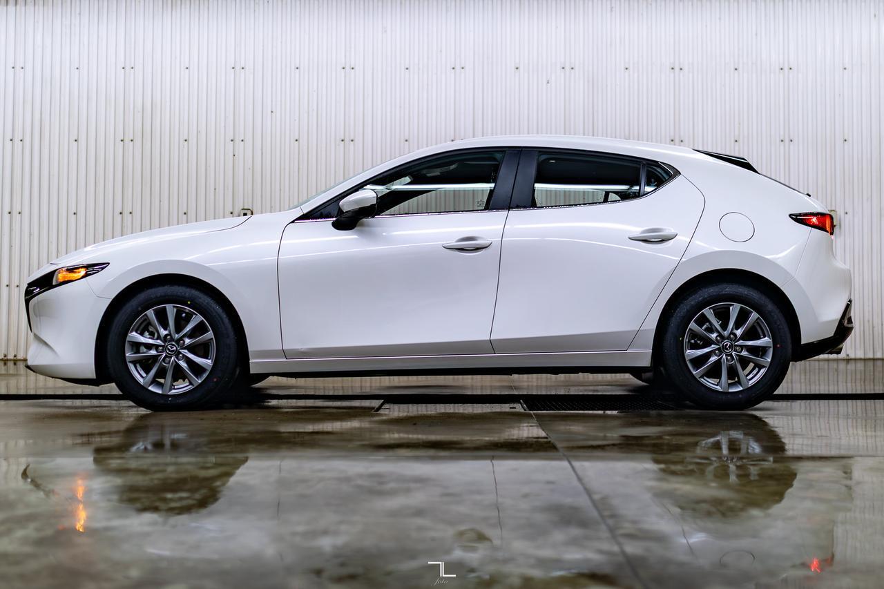 2025 Mazda 3 AWD GS Sport Hatchback Leather Roof BCam Red Deer AB