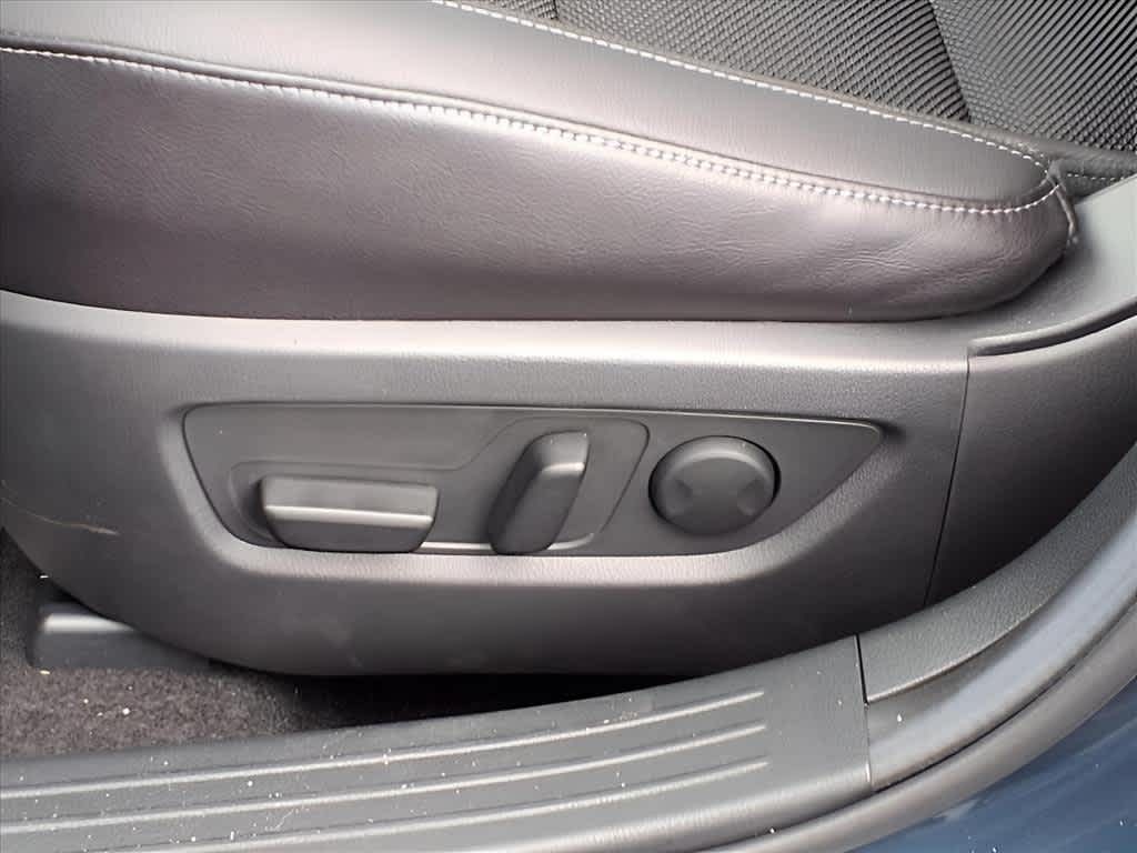 2025 Mazda CX-50 2.5 S Preferred Package Lunenburg MA
