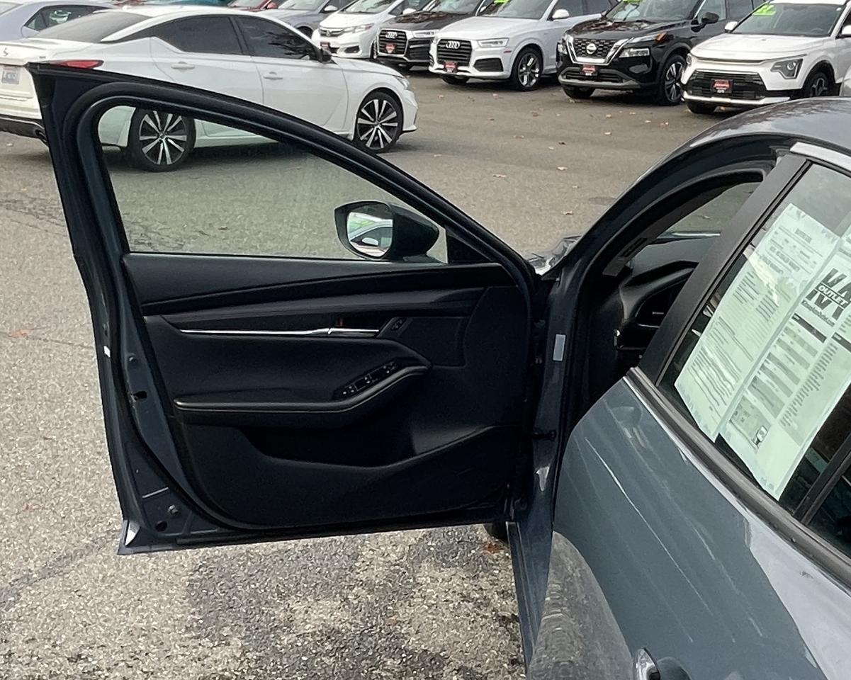 2025 Mazda MAZDA3 2.5 S Carbon Edition Sedan 4D Port Orchard WA
