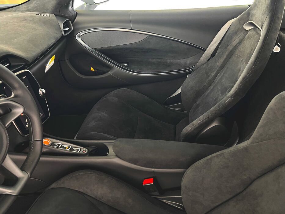 2025 McLaren Artura Bellevue WA