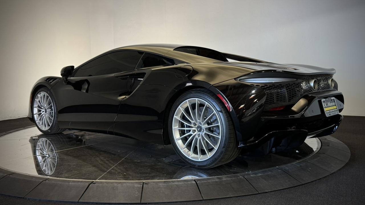 2025 McLaren Artura Performance
