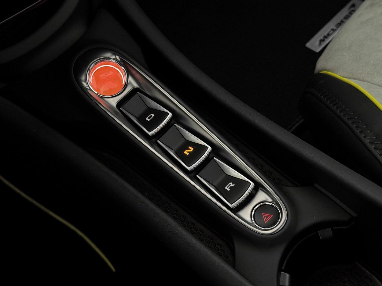 2025 McLaren Artura TechLux Bellevue WA
