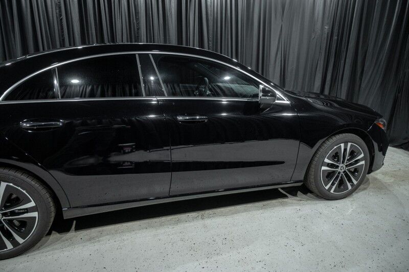 2025 Mercedes Benz CLA 250 4MATIC photo 4