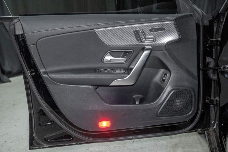 2025 Mercedes Benz CLA 250 4MATIC photo 9