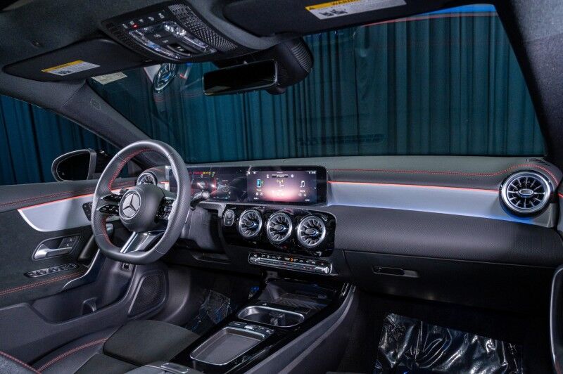 2025 Mercedes Benz CLA 250 photo 4