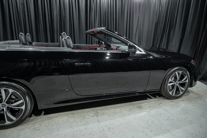 2025 Mercedes Benz CLE 300 Cabriolet photo 4