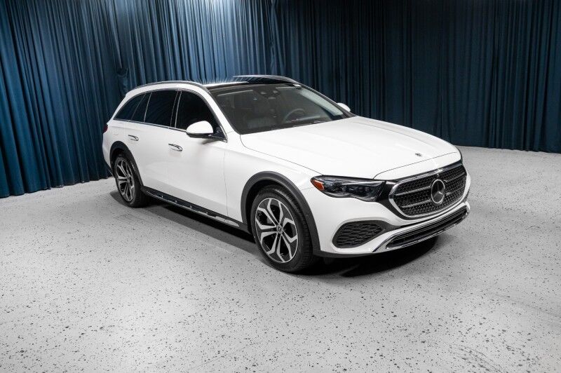 2025 Mercedes Benz E 450 All-Terrain Wagon photo 3