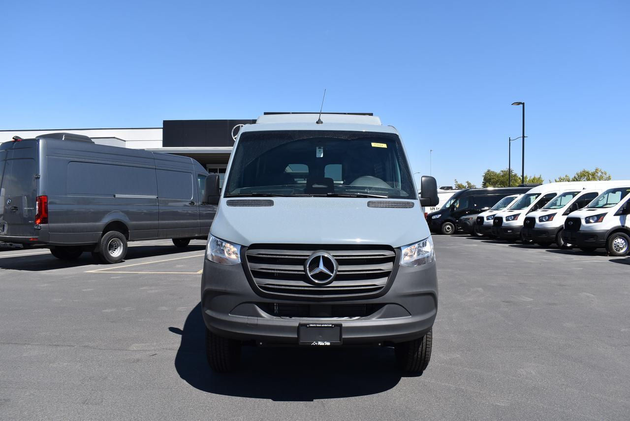 2025 Mercedes Benz Sprinter 2500 photo 6