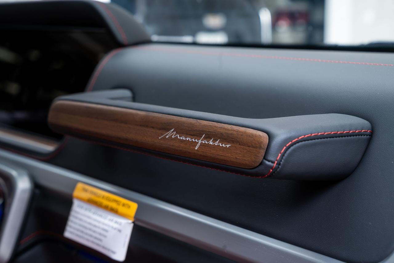 2025 Mercedes-Benz G-Class G 580 MANUFAKTUR Interior Package Plus / Burmester Audio Portland OR